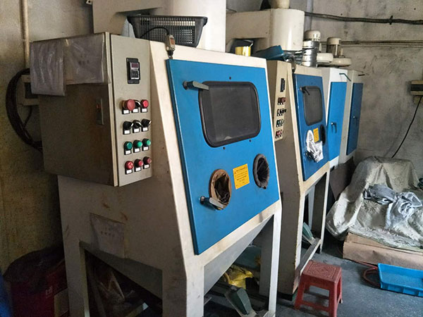 Shot blasting equipment